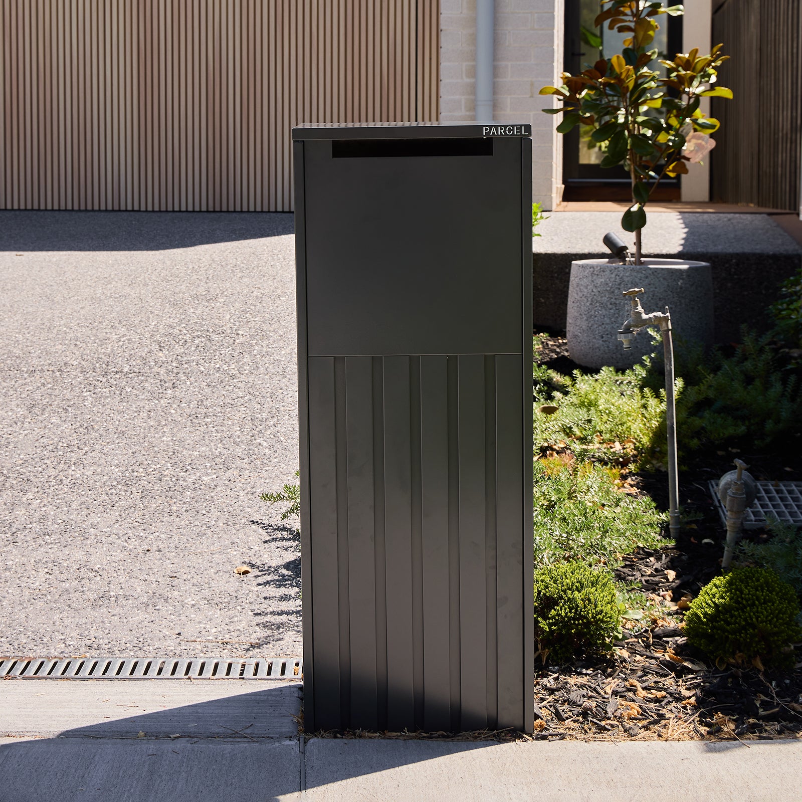Northcote Empire Parcel & Mail Pillar
