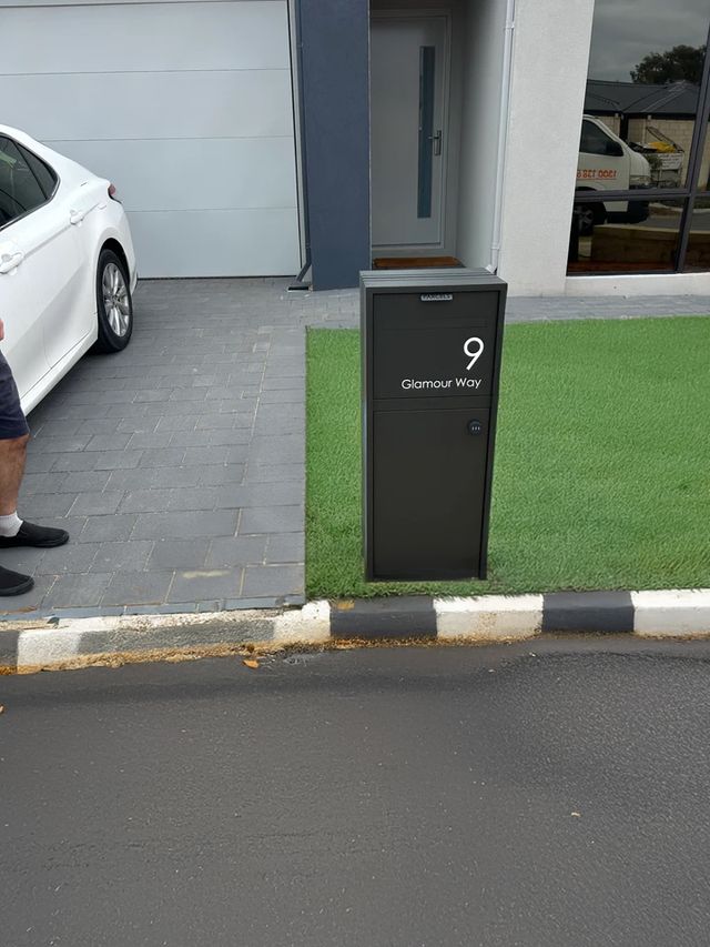 Milkcan Bondi Parcel & Mail Pillar