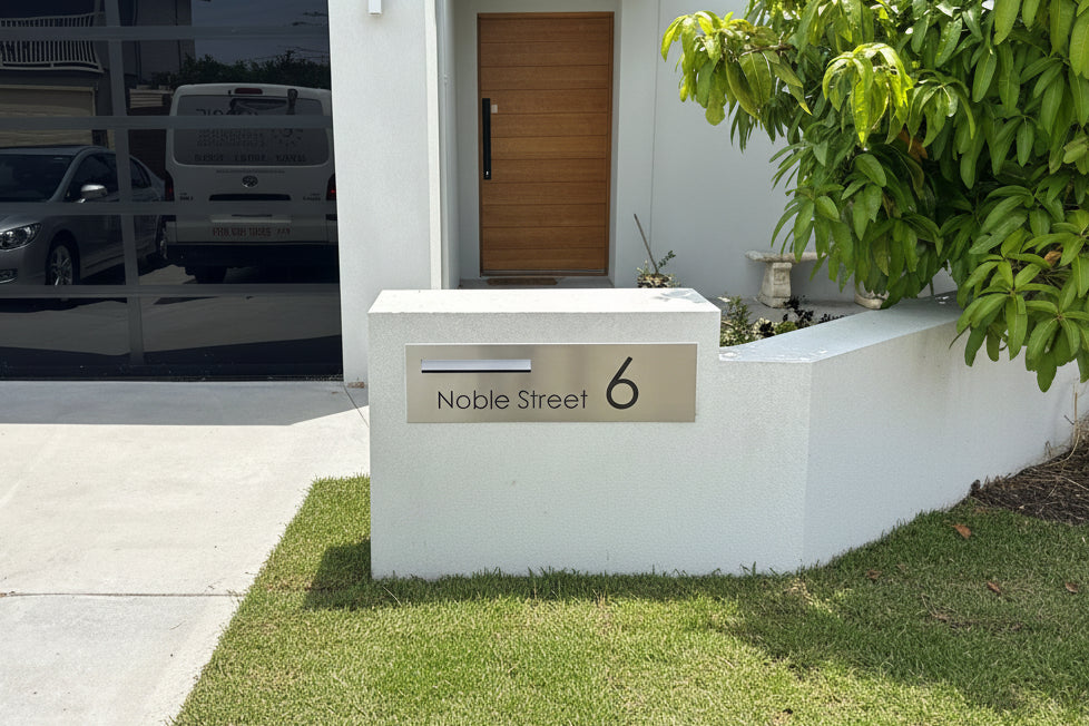 Letterbox Plate 900 x 250