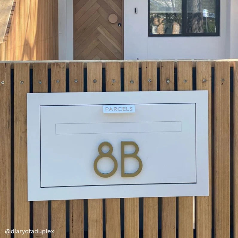 Milkcan Geneva Parcel Fence/Brick Letterbox