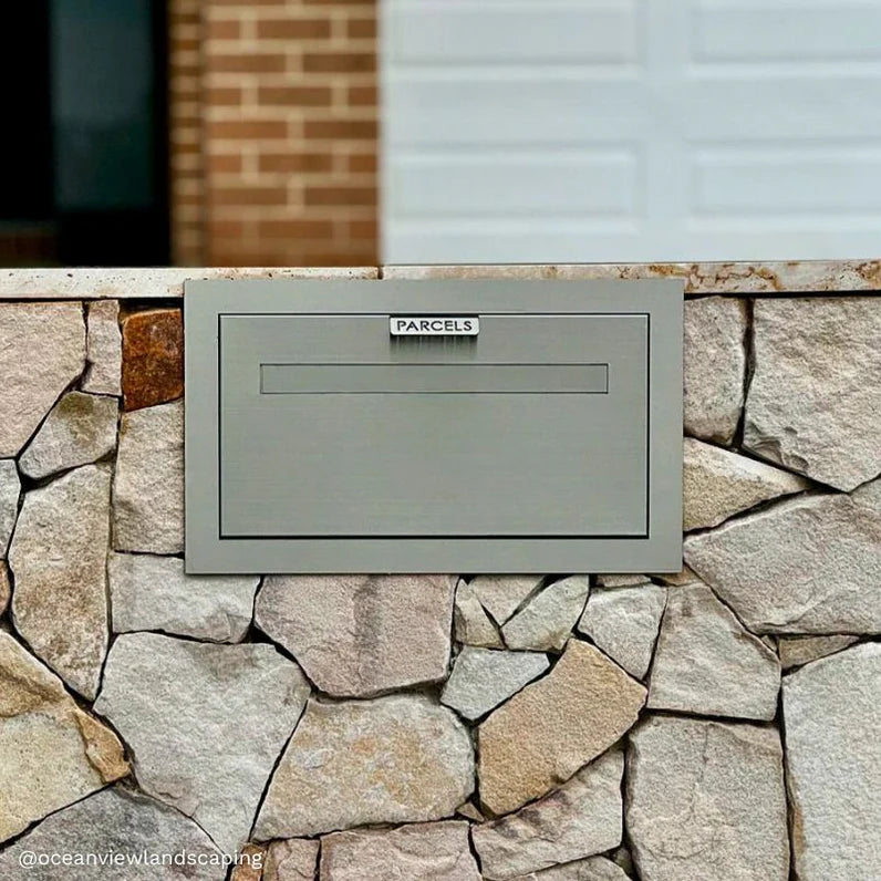 Milkcan Geneva Parcel Fence/Brick Letterbox