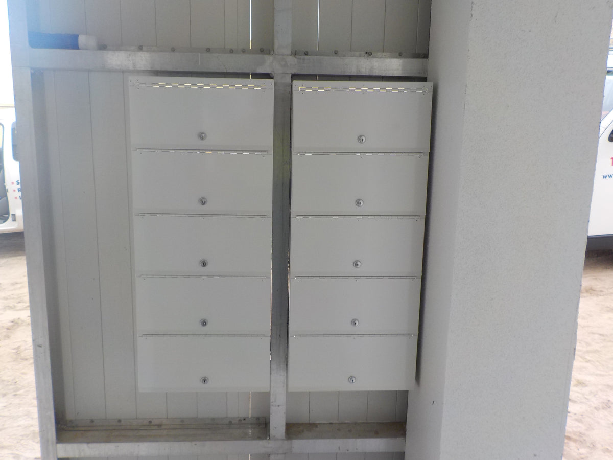 Rear-opening + Wall-mounted-Aussie Clotheslines & Letterboxes