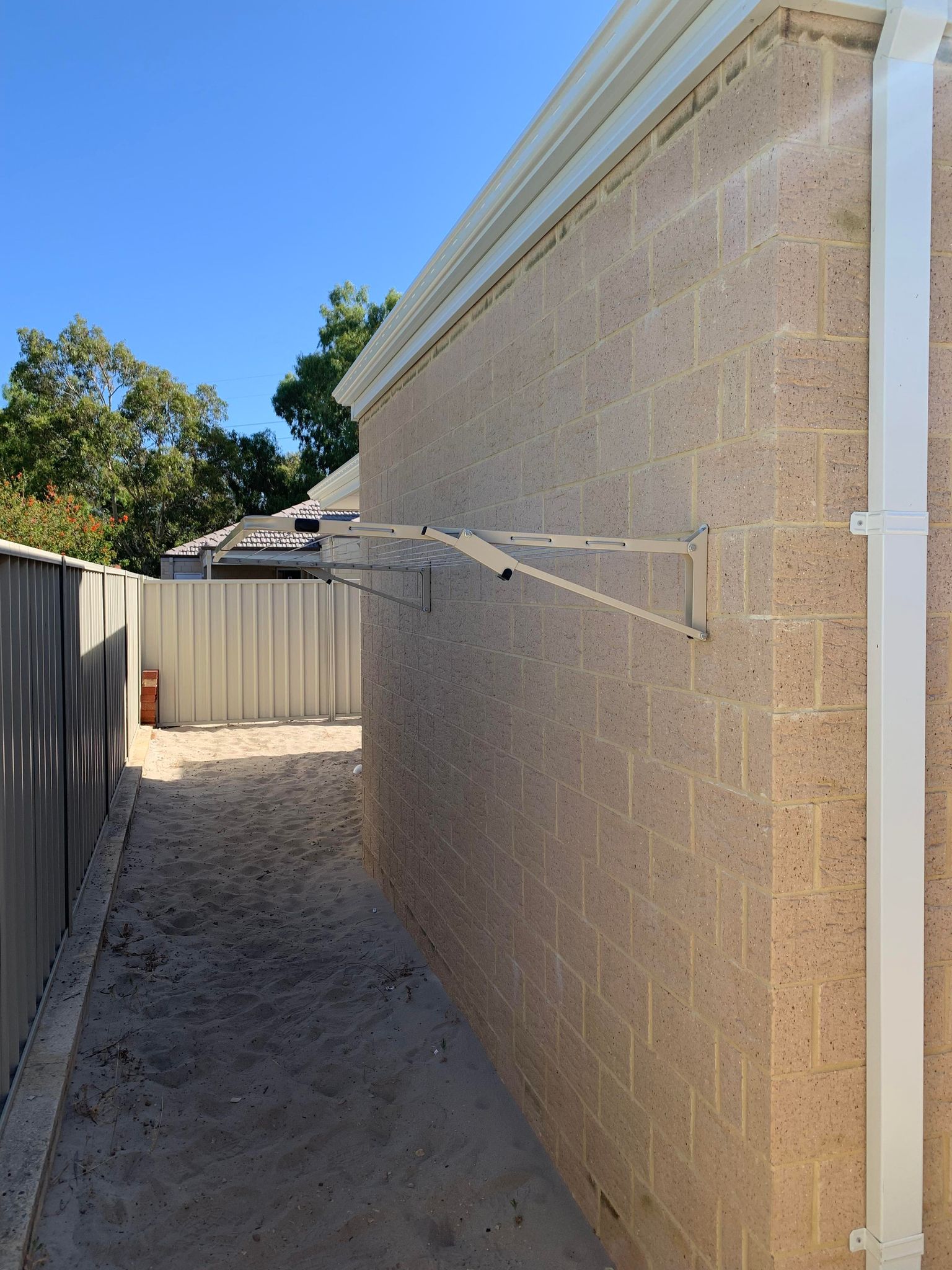 Sunbreeze Compact 2400 x 940