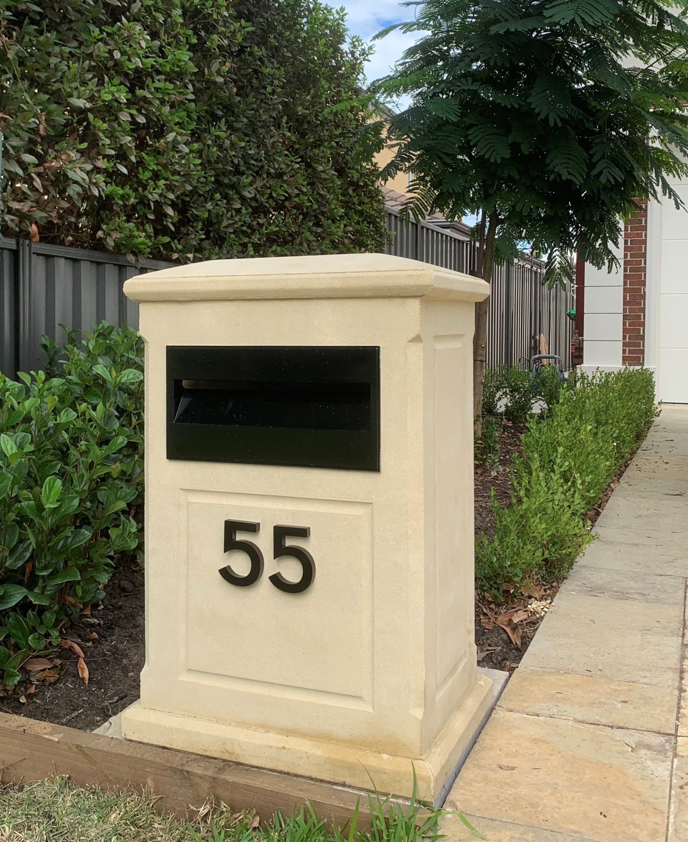 Sandstone Large Aussie Clotheslines & Letterboxes